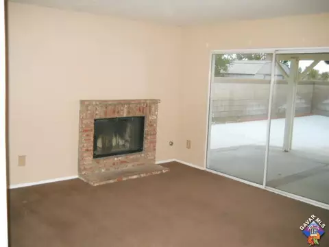 2531 E Lingard St, Lancaster, CA 93535 photo 4
