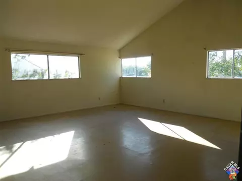 1000 Caperton St, Lancaster, CA 93535 photo 4