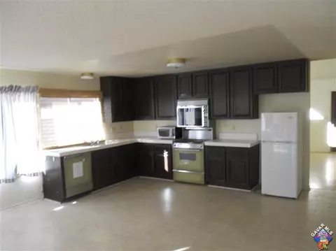 1000 Caperton St, Lancaster, CA 93535 photo 3