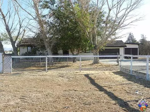 8508 W Avenue C, Lancaster, CA 93536 photo 2