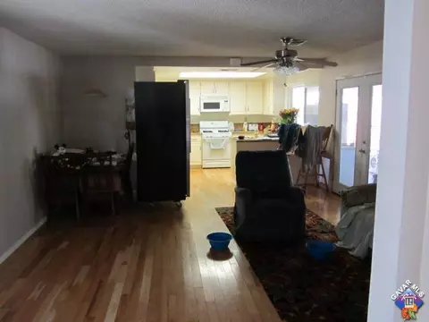 813 E Pondera St, Lancaster, CA 93535 photo 5