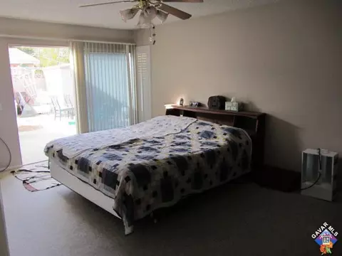 813 E Pondera St, Lancaster, CA 93535 photo 8