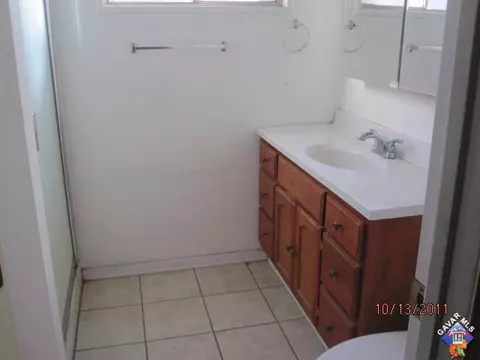 230 W Kettering St, Lancaster, CA 93534 photo 7