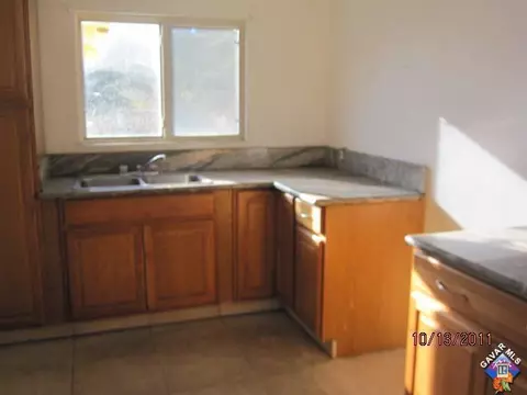 230 W Kettering St, Lancaster, CA 93534 photo 3