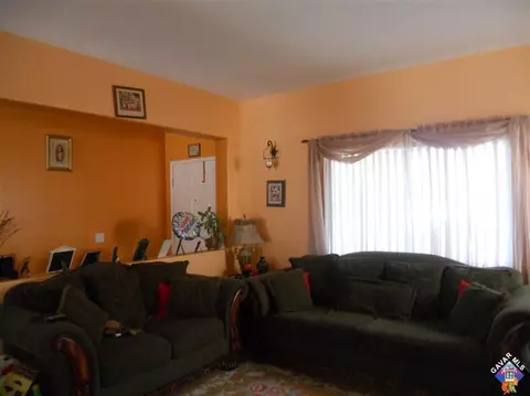 43716 Sawgrass Ln, Lancaster, CA 93536 photo 2