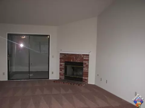 4339 Saddleback Rd, Palmdale, CA 93552 photo 2