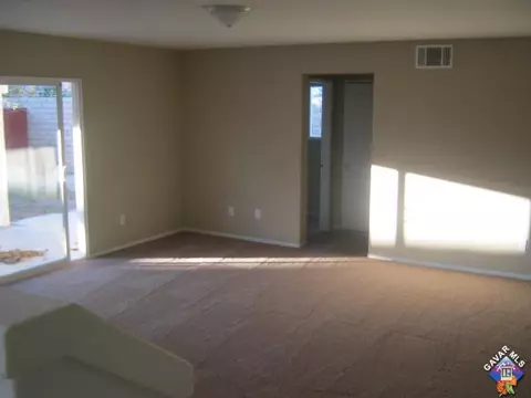 37509 Deville St, Palmdale, CA 93552 photo 8