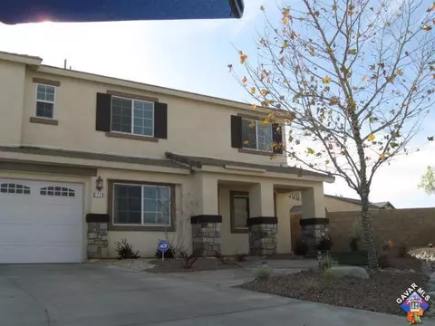1728 Thomas Dr, Lancaster, CA 93535 photo 2