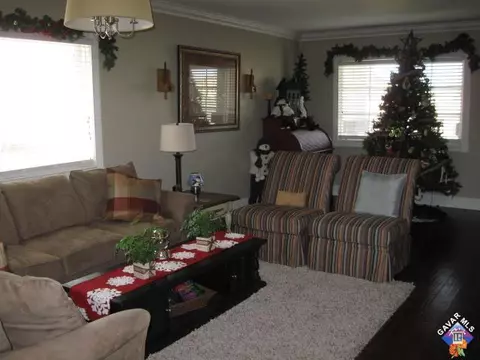 1728 Thomas Dr, Lancaster, CA 93535 photo 9