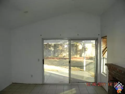 45910 Foxtail St, Lancaster, CA 93534 photo 3