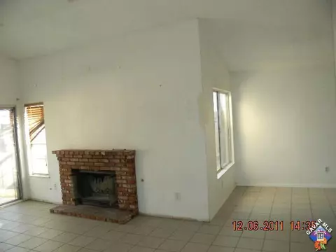 45910 Foxtail St, Lancaster, CA 93534 photo 2