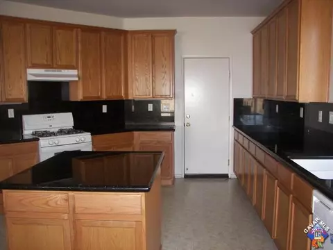 2055 Krystal Ave, Lancaster, CA 93536 photo 4