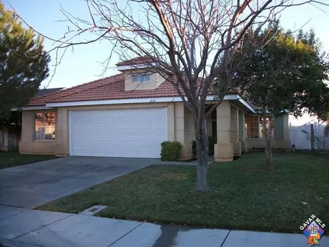 2034 Greentree St, Lancaster, CA 93535 photo 1