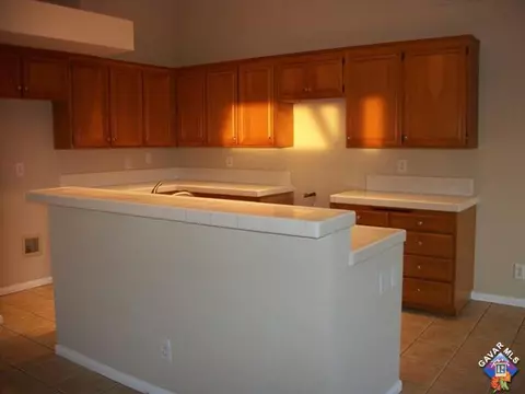2034 Greentree St, Lancaster, CA 93535 photo 5