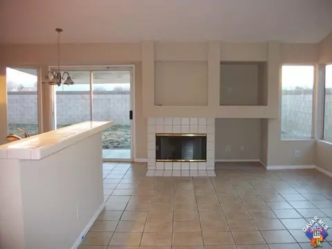 2034 Greentree St, Lancaster, CA 93535 photo 3