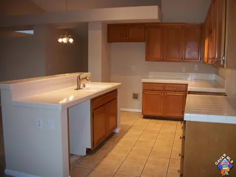 2034 Greentree St, Lancaster, CA 93535 photo 6