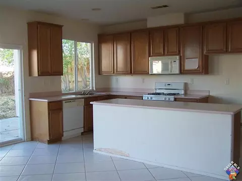 36902 Andora Dr, Palmdale, CA 93550 photo 3