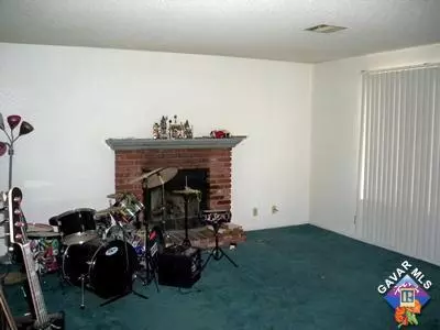 740 E Ivesbrook St, Lancaster, CA 93535 photo 3