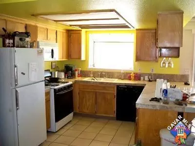740 E Ivesbrook St, Lancaster, CA 93535 photo 5