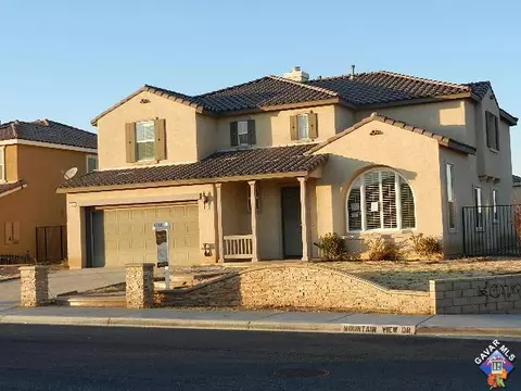 4925 Mountain View Dr, Palmdale, CA 93552 photo 1