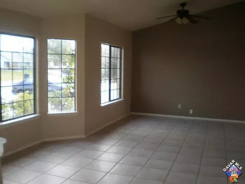 35849 43rd St, Palmdale, CA 93552 photo 2