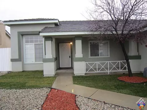 6116 Lighthouse Ln, Palmdale, CA 93552 photo 2