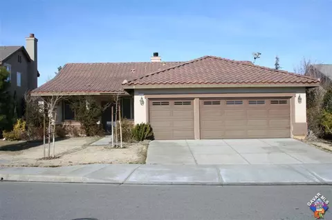 6335 Starview Dr, Lancaster, CA 93536 photo 1