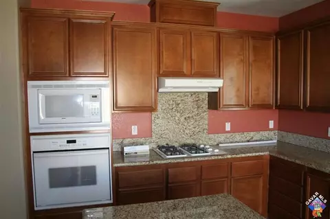 6335 Starview Dr, Lancaster, CA 93536 photo 5