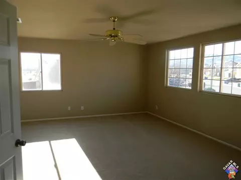 5657 Eisenhower Way, Palmdale, CA 93552 photo 12