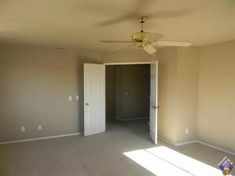 5657 Eisenhower Way, Palmdale, CA 93552 photo 13