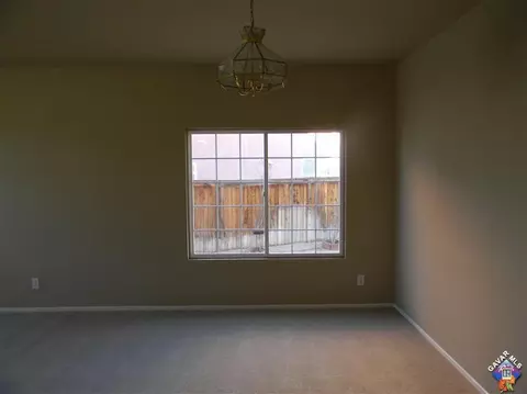5657 Eisenhower Way, Palmdale, CA 93552 photo 3