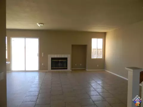 5657 Eisenhower Way, Palmdale, CA 93552 photo 5