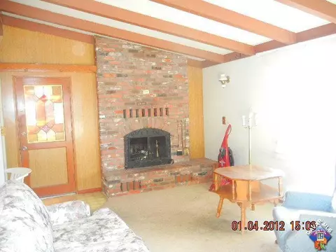44027 3rd St, Lancaster, CA 93535 photo 2