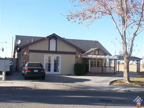 511 E Ivesbrook St, Lancaster, CA 93535 photo 1