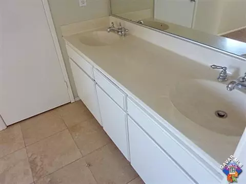 1402 Onyx Dr, Palmdale, CA 93550 photo 16