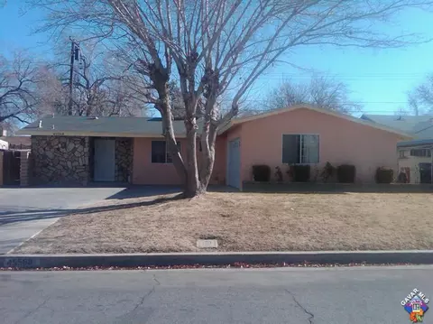 45568 Andale Ave, Lancaster, CA 93535 photo 1