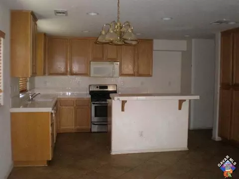 45250 Stadium Ct, Lancaster, CA 93535 photo 4