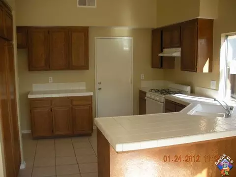 1320 Coventry Pl, Palmdale, CA 93551 photo 2
