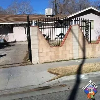 633 E Ovington St, Lancaster, CA 93535 photo 1