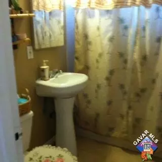 633 E Ovington St, Lancaster, CA 93535 photo 4