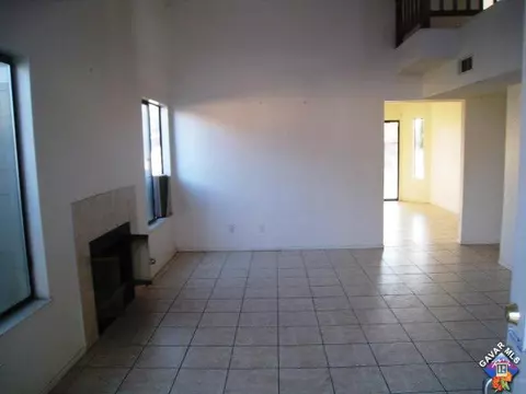 45846 Suffolk Dr, Lancaster, CA 93534 photo 3