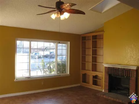 1829 Avenue R4 E, Palmdale, CA 93550 photo 3