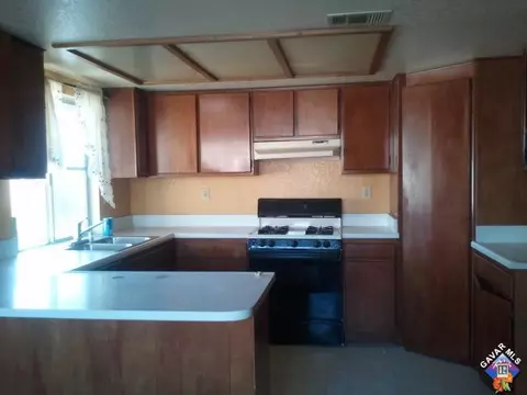 38518 154th St, Palmdale, CA 93591 photo 3