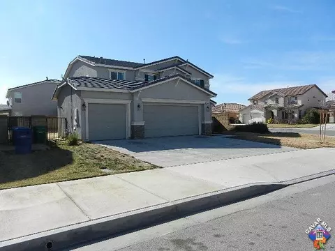 2756 Emerald Ln, Lancaster, CA 93535 photo 2