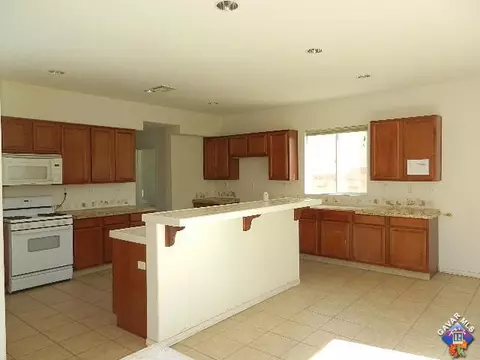 2756 Emerald Ln, Lancaster, CA 93535 photo 13