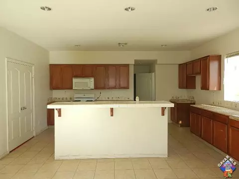 2756 Emerald Ln, Lancaster, CA 93535 photo 12
