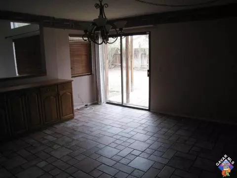 1544 E Kettering St, Lancaster, CA 93535 photo 3