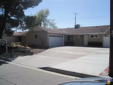 45549 Sancroft Ave, Lancaster, CA 93535 photo 2