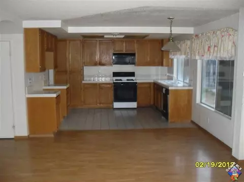37723 49th St, Palmdale, CA 93552 photo 2
