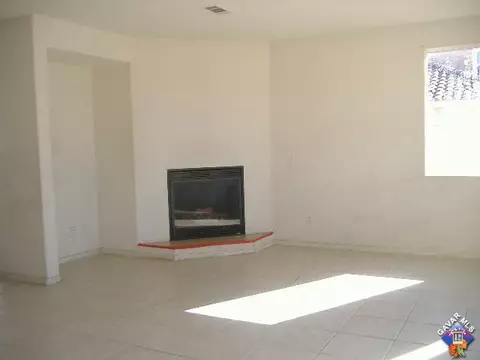 38217 Evette Ct, Palmdale, CA 93550 photo 2